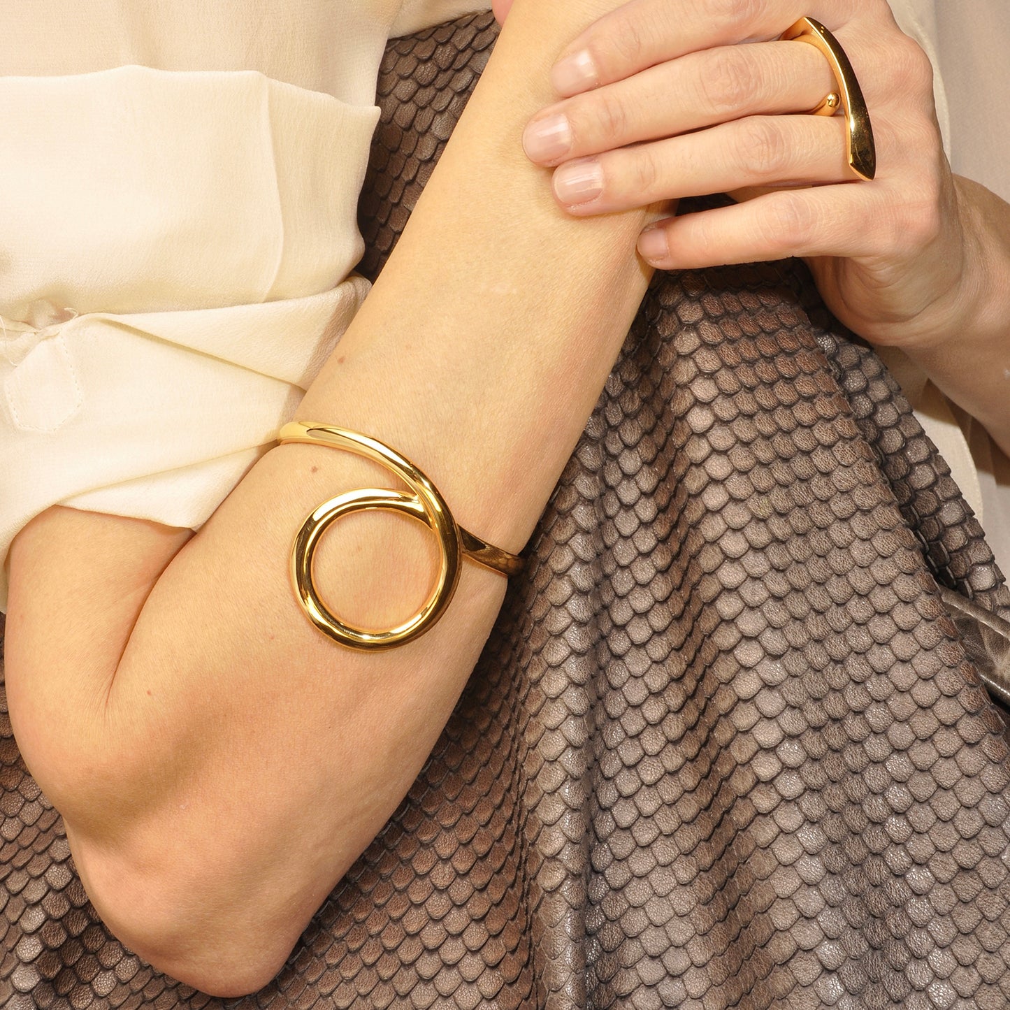 Golden knot